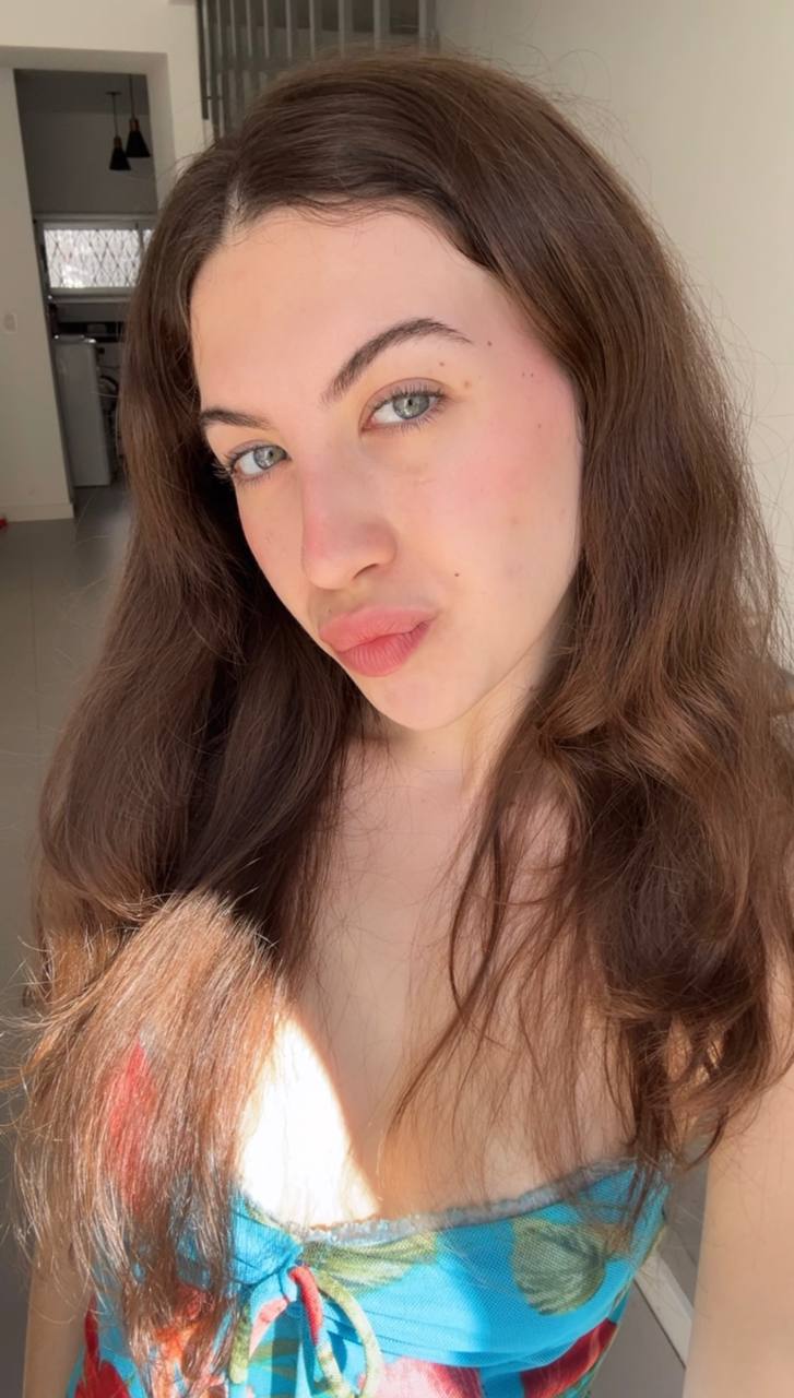 Nude girl Amber in Zhuhai