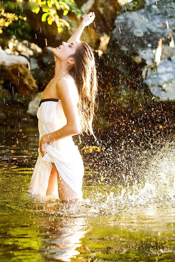 Marie Avgeropoulos in Zhuhai