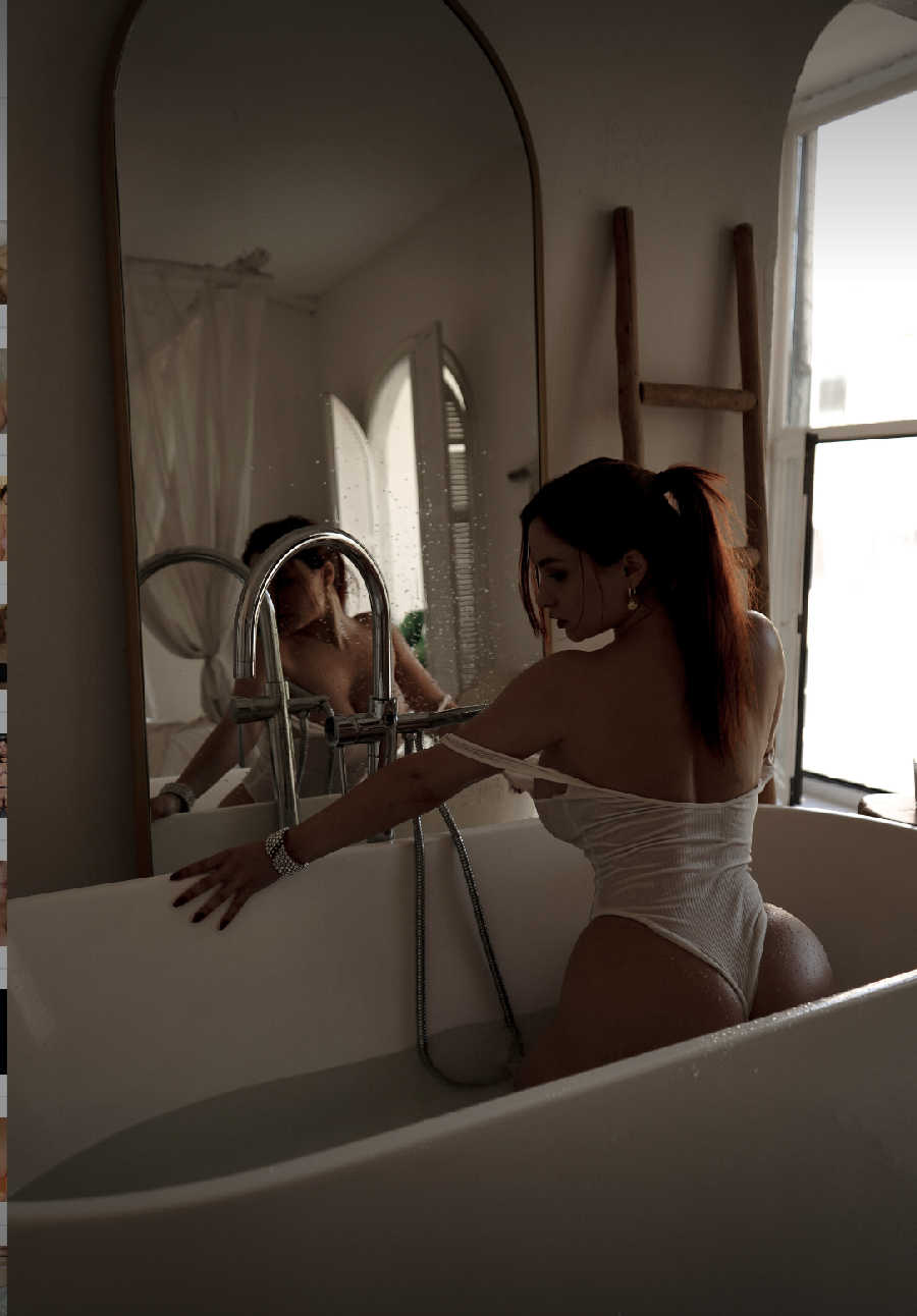 A playful frame from Miranda Faith nude — online in Zhuhai