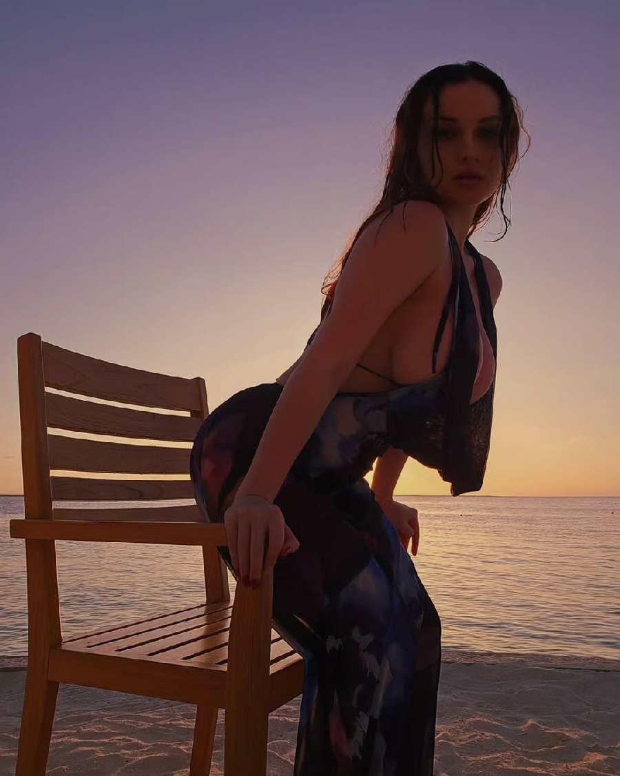 Sexy girl Miranda Faith nude in Zhuhai