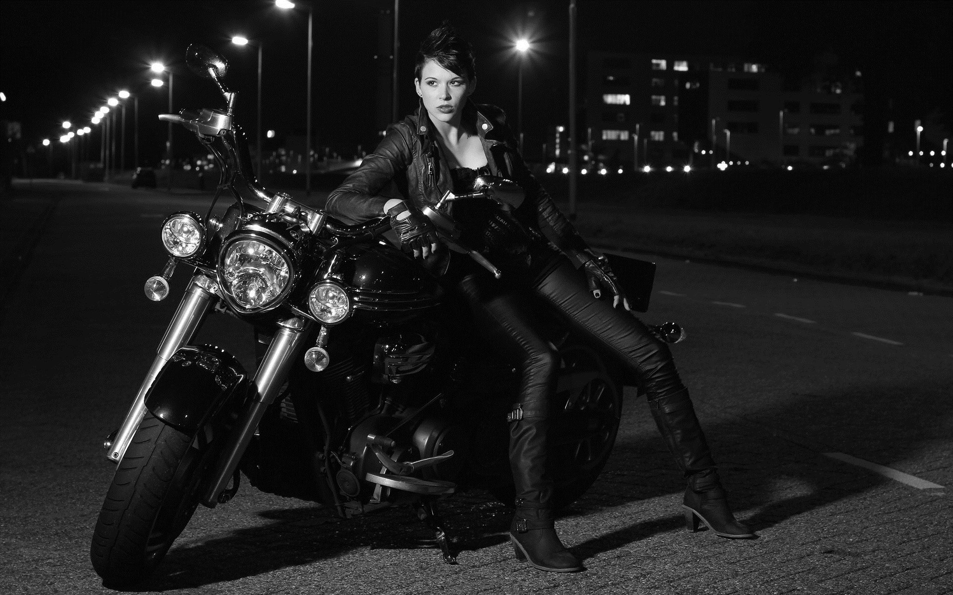 Photo Beautiful girls and motorcycles in Zhuhai