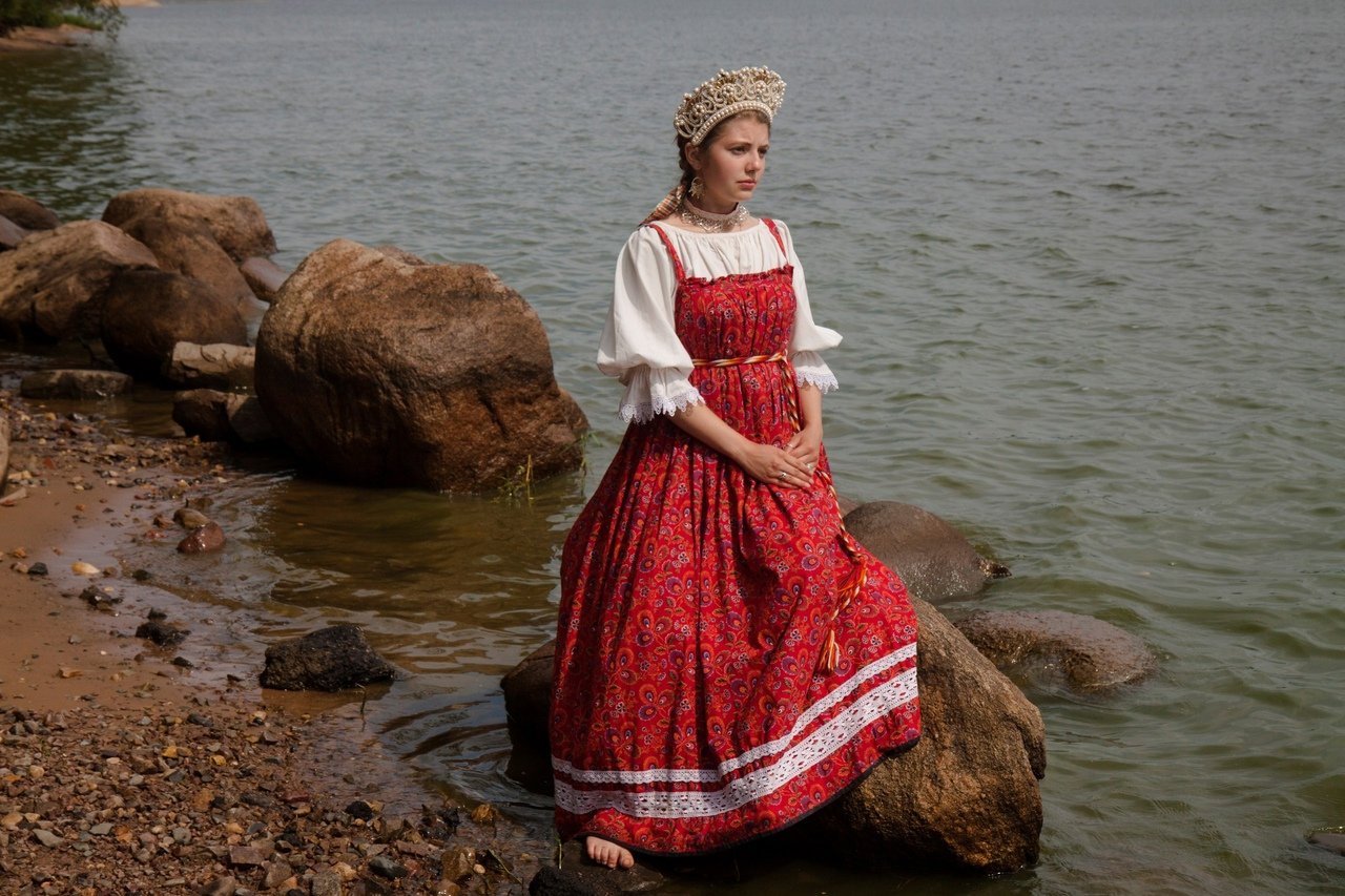 Women in Slavic costumes in Zhuhai