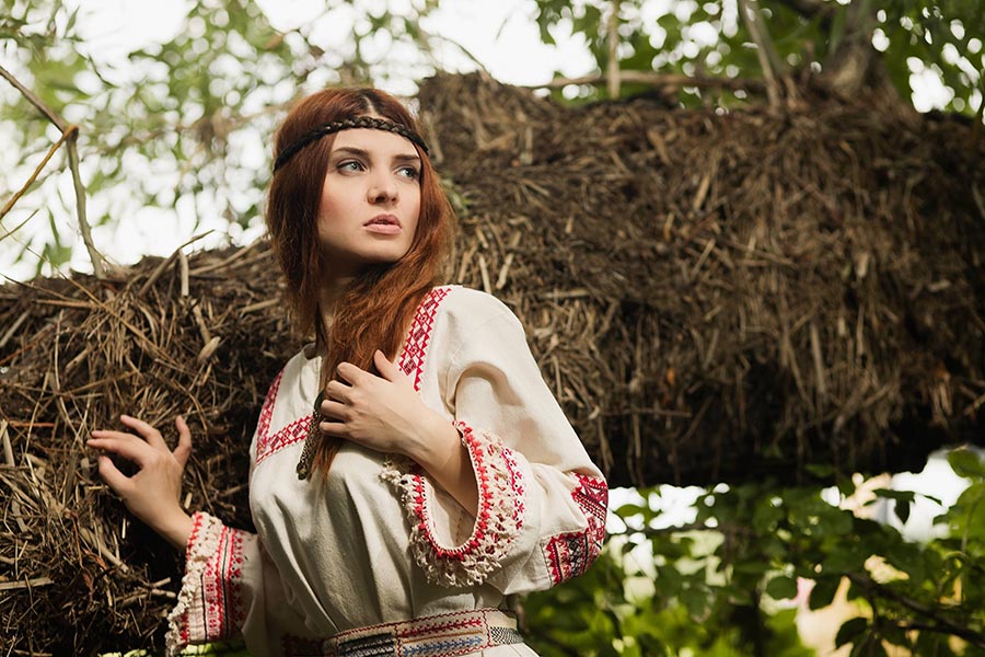 Women in Slavic costumes in Zhuhai