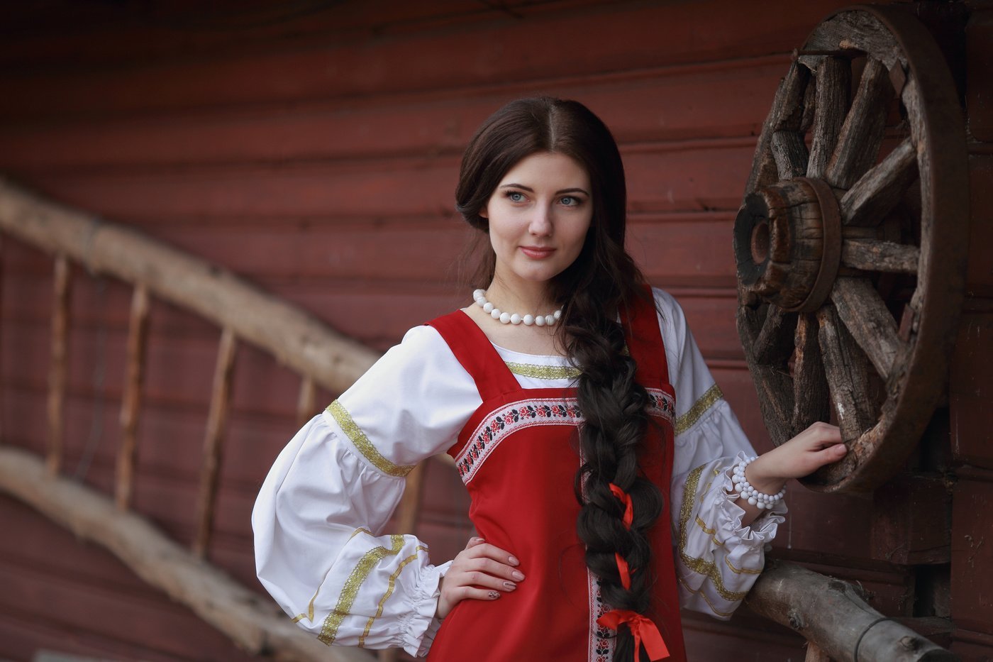 Girls in Slavic costumes in Zhuhai