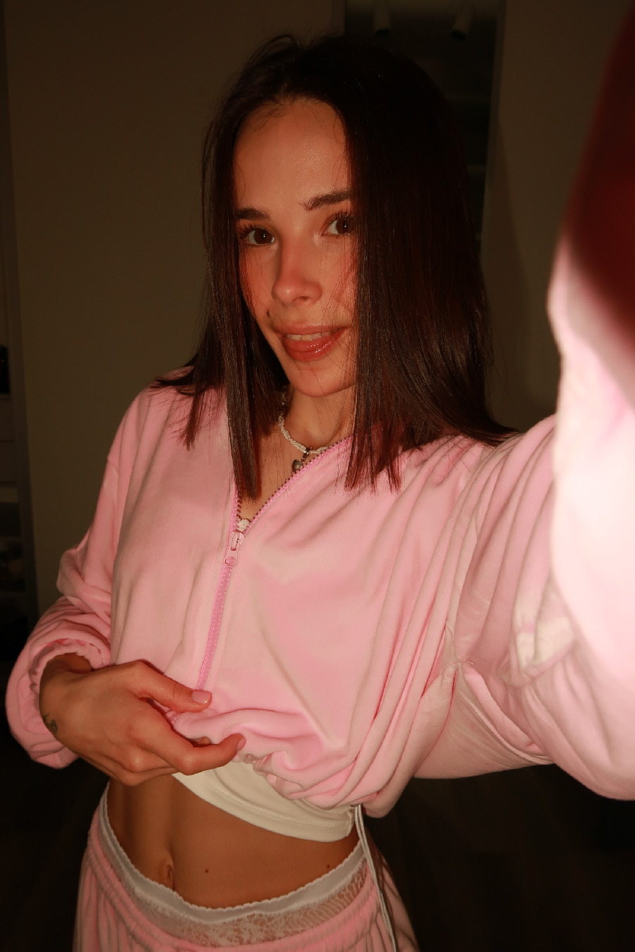 Tina brings the glow — live moments in Zhuhai